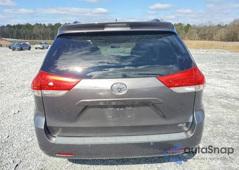 2013 Toyota Sienna Xle 8-Passenger from USA, damaged, VIN 5TDYK3DC8DS331429